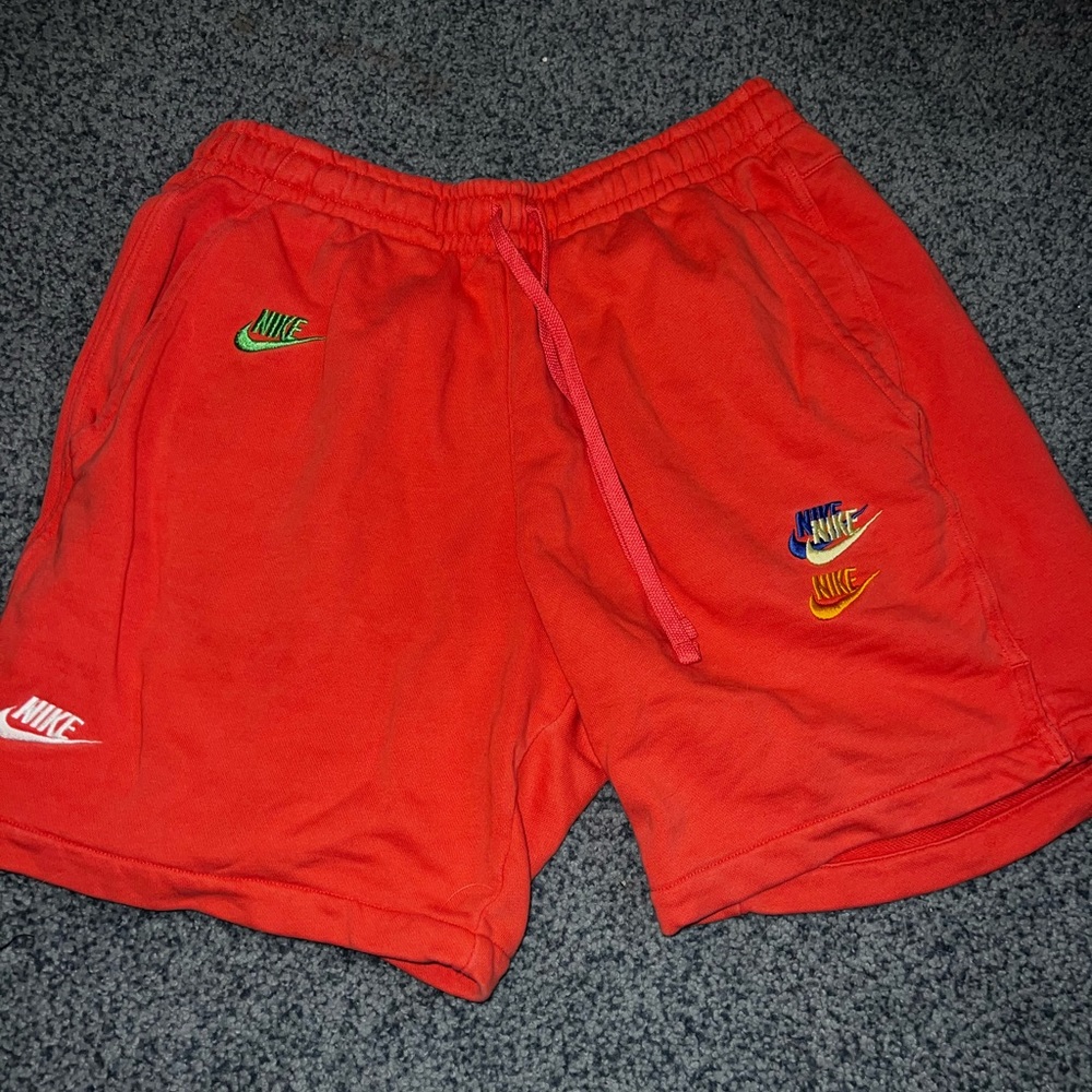 Nike Men’s Shorts Size Medium